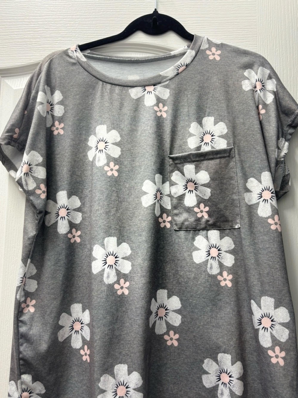 SHEIN Light Gray Floral Pocket Tee Dress with Pale Pink Accents